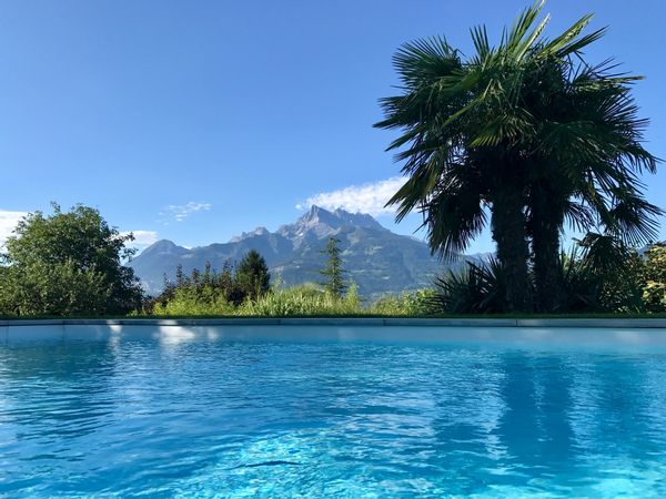 Villa individuelle avec piscine dans un village viticole aux  pieds des Pré-Alpes