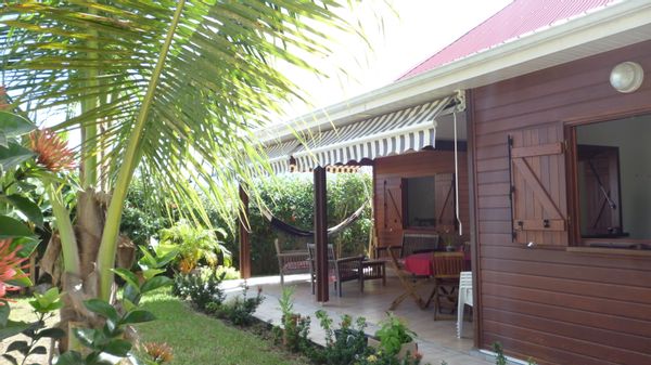 La maison de Sébastien, Sandy Et Lina